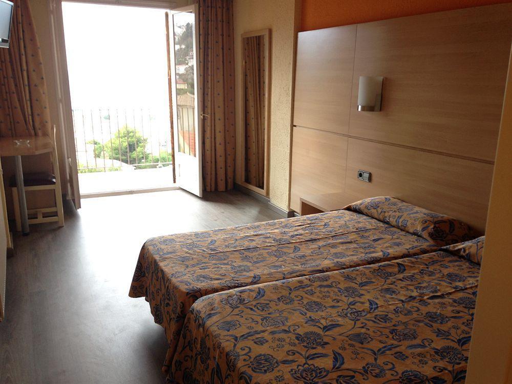 רוזס Hotel Grecs מראה חיצוני תמונה