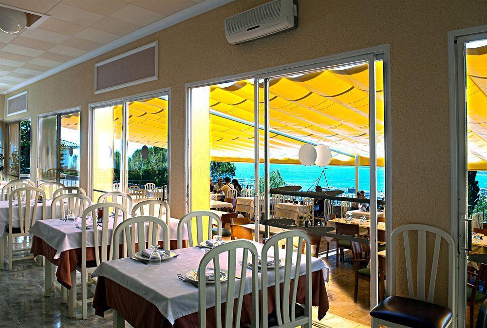 רוזס Hotel Grecs מראה חיצוני תמונה