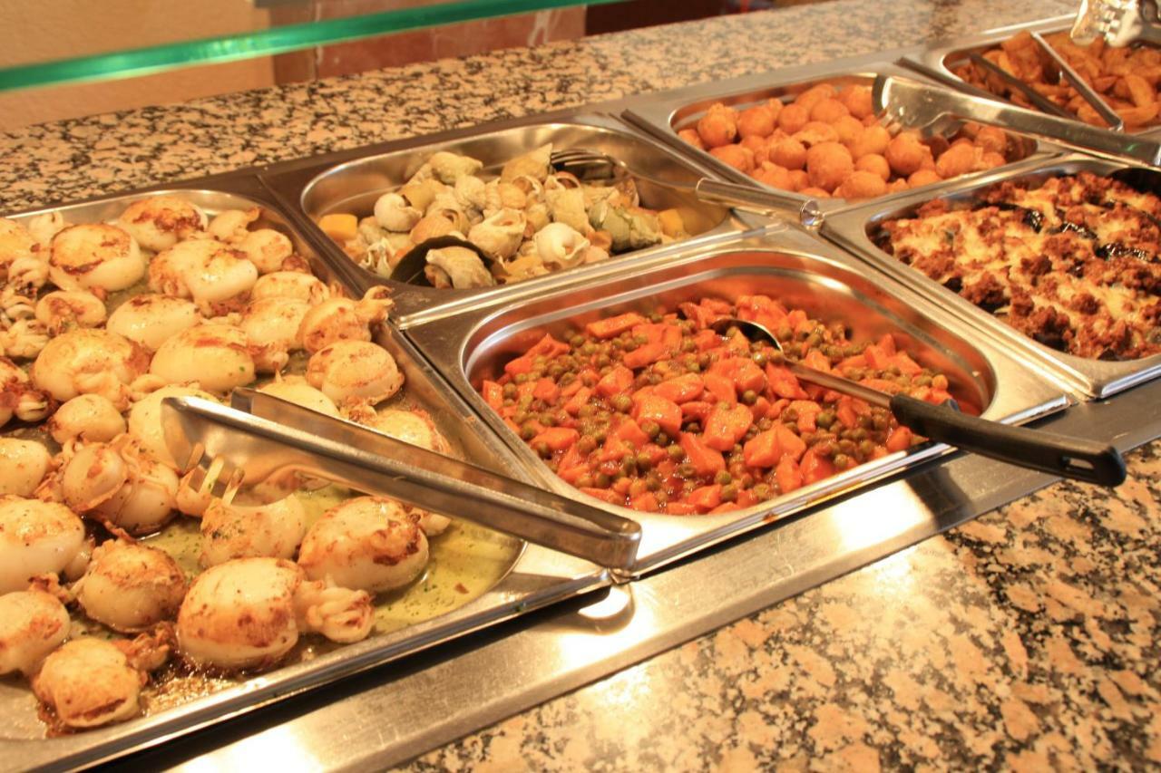 רוזס Hotel Grecs מראה חיצוני תמונה